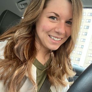 Meet your Posher, Kelly